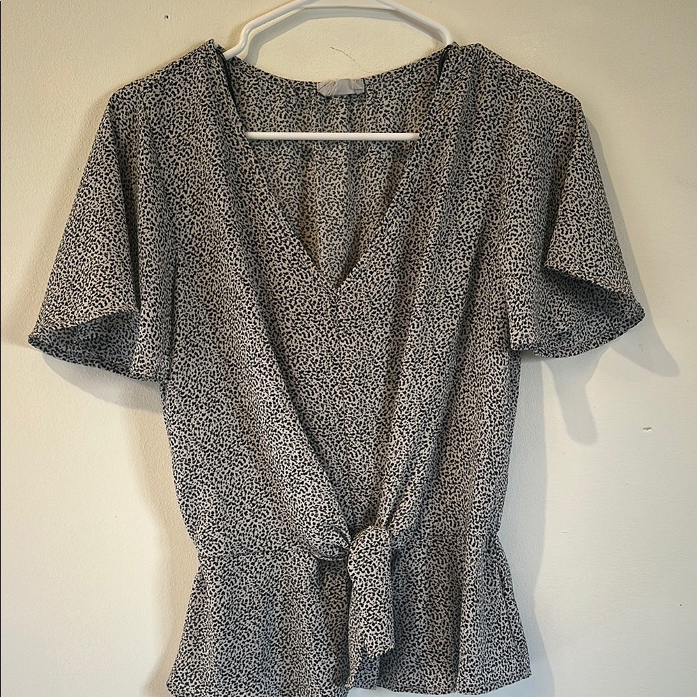 Women's Black and White Patterned Top